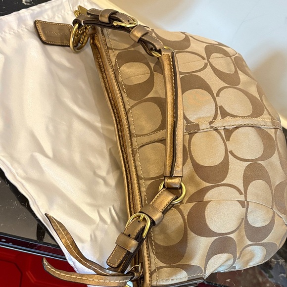 COACH SoHo Signature Hobo - Picture 4 of 8